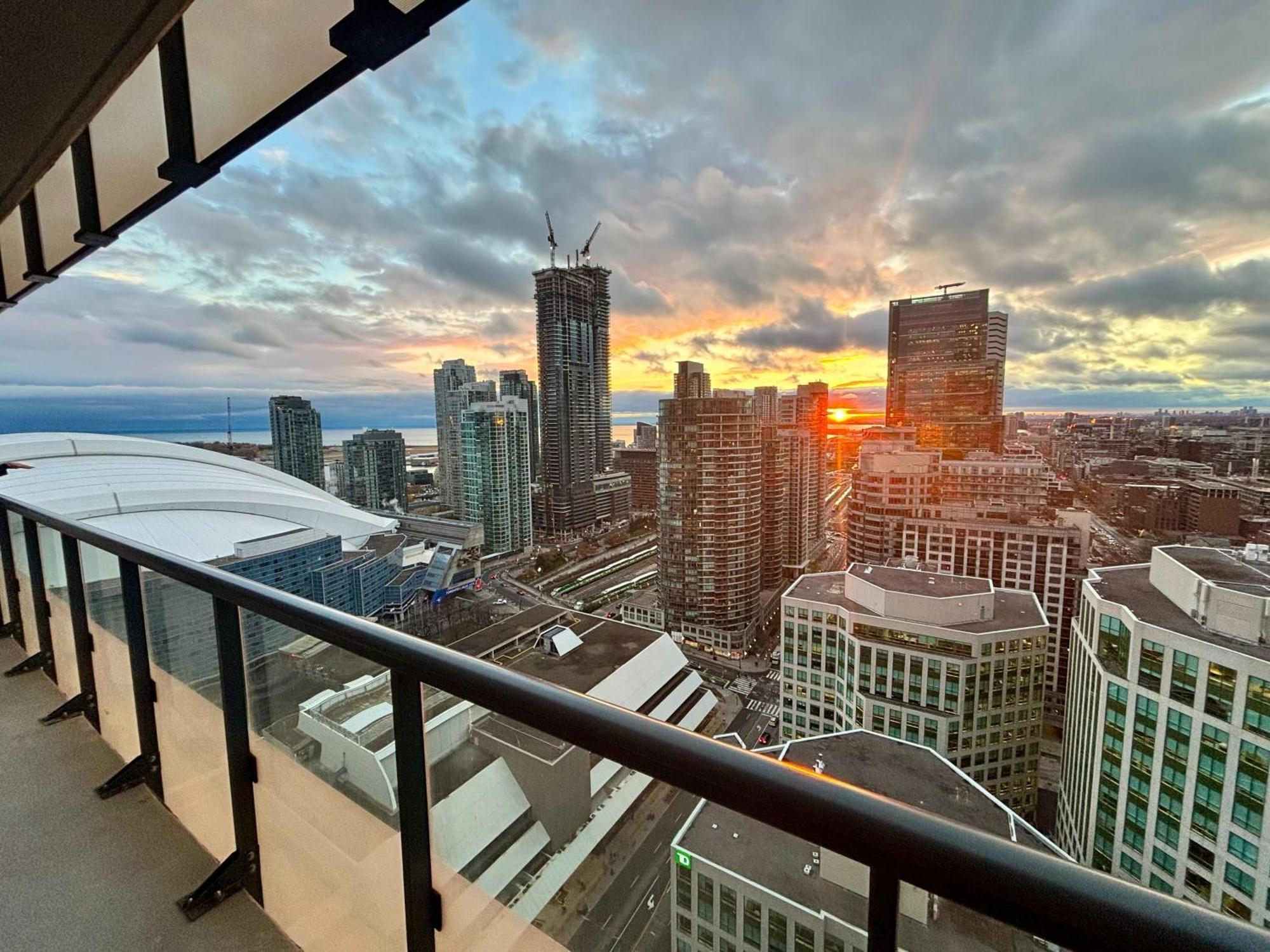 Stylish Suite At 300 Front Street W Τορόντο Εξωτερικό φωτογραφία